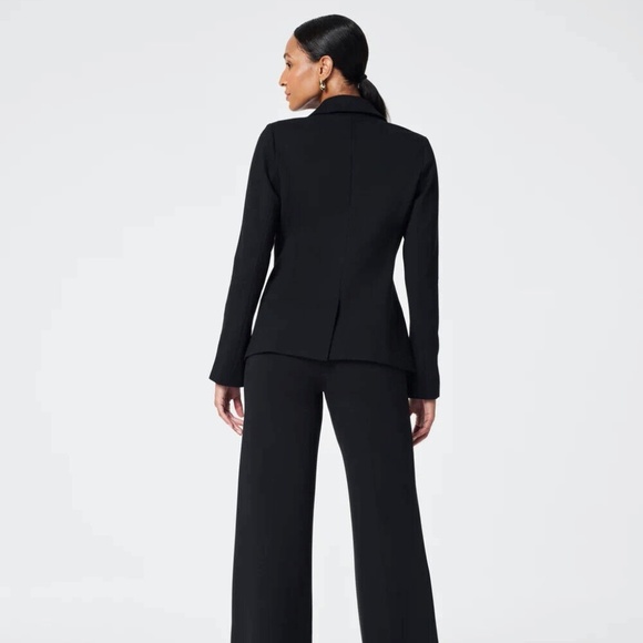 Unworn Spanx The Perfect Asymmetrical Blazer in Black - Picture 5 of 13